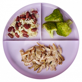 Pollo con arroz, frijoles y verduras